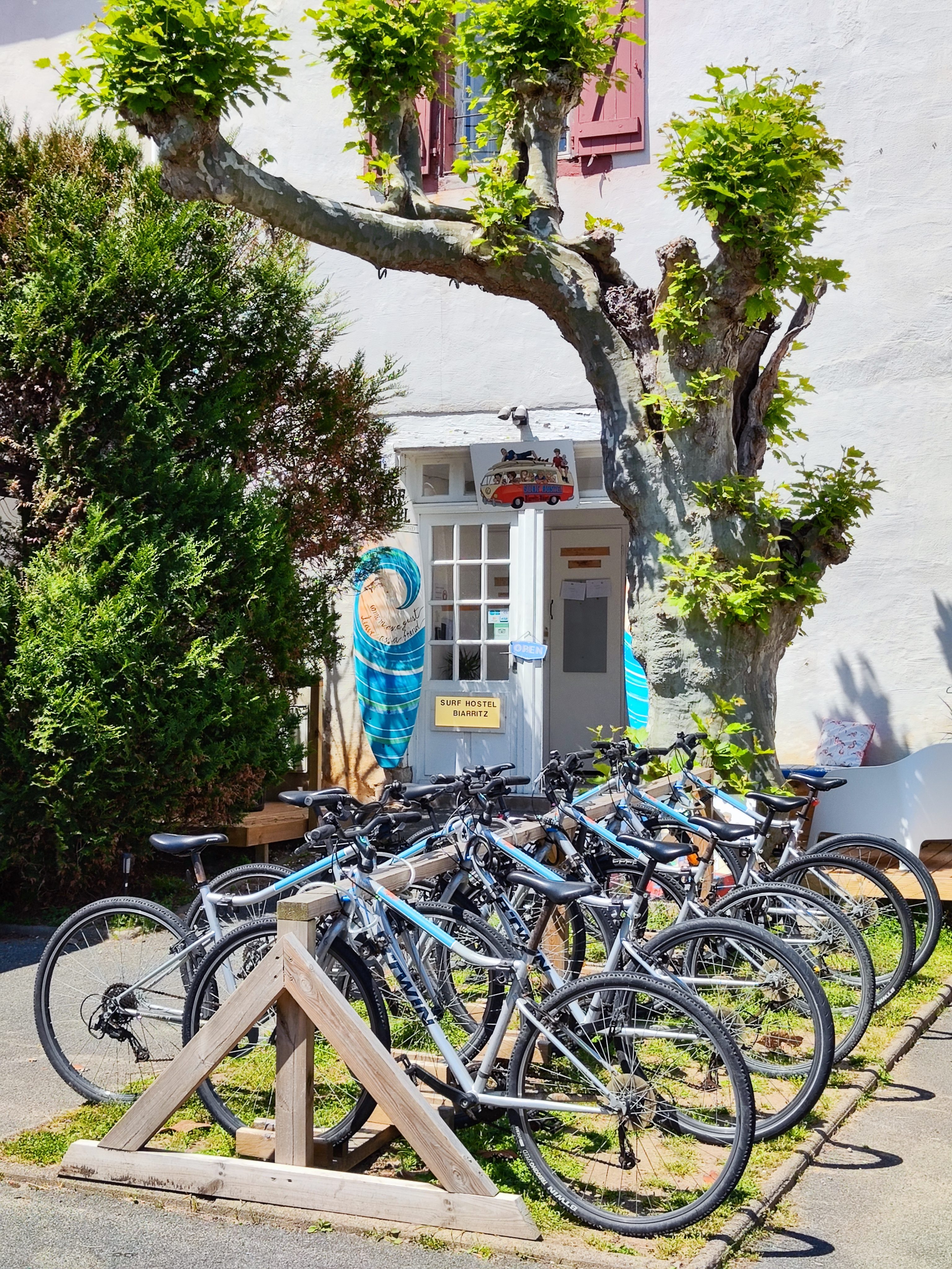 Surf Hostel Biarritz bike rental