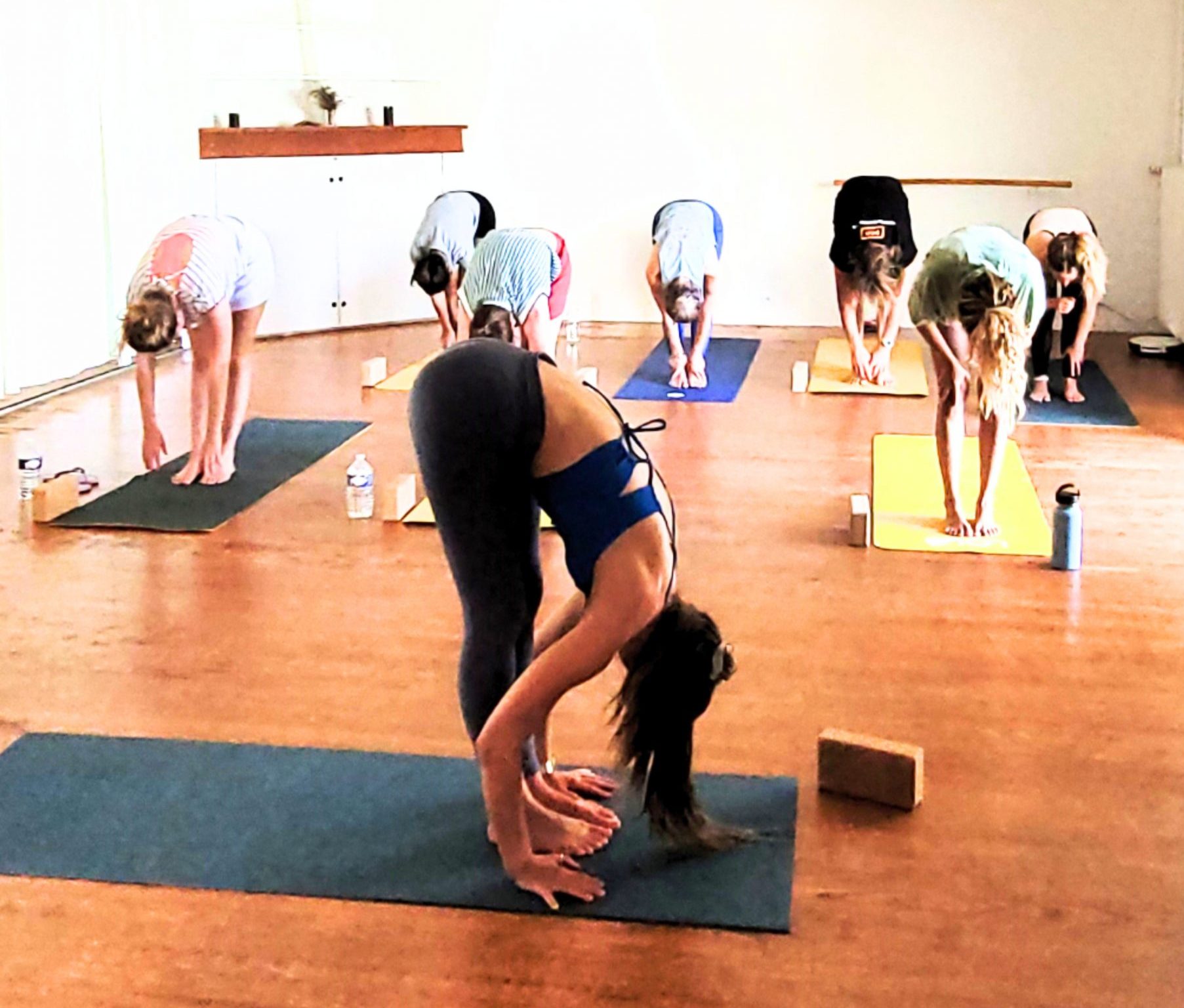 Yoga Classes with Léa Yoga Classes with Léa