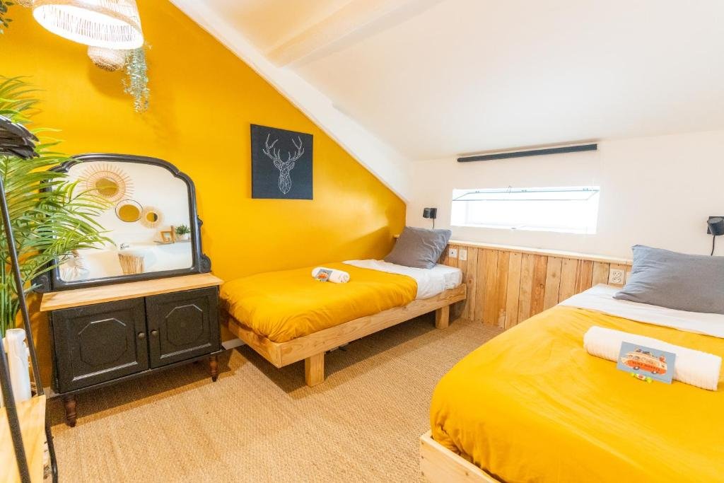 Milady private twin Room in Hostel Principal